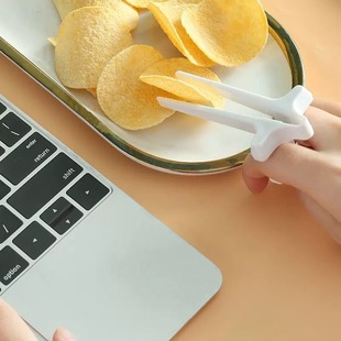 New Lazy Auxiliary Finger Chopsticks Snacks Dirty Hand Chopsticks Finger Ring Play Games Lazy Artifact
