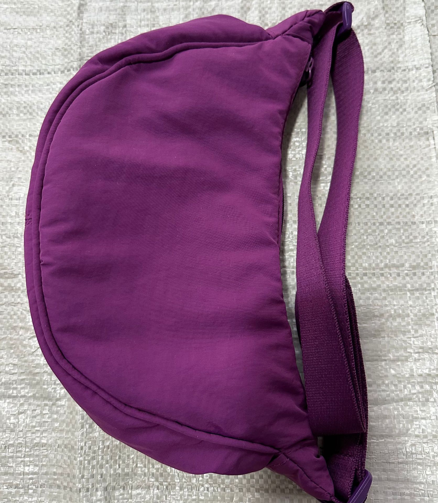 U Family's Same Cross-Border 2023 Summer Crossbody Bag Women's Trendy Dumpling Bag Nylon Lightweight Small Shoulder Bag Versatile Shoulder Bag