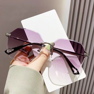 Sunglasses Women's New Ins Trendy Frameless Cut Edge Gradient Sunglasses Anti-UV Big Face Slimming Trendy
