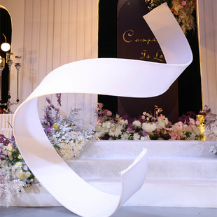 Wedding stage layout curved ceiling pendant free curve sunshine board wedding hall spiral curved pendant decoration