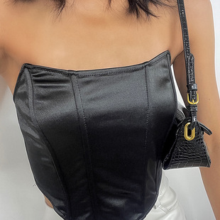 2023 new curved chest vest women's new design sense niche European and American style ins hot girl inner short top