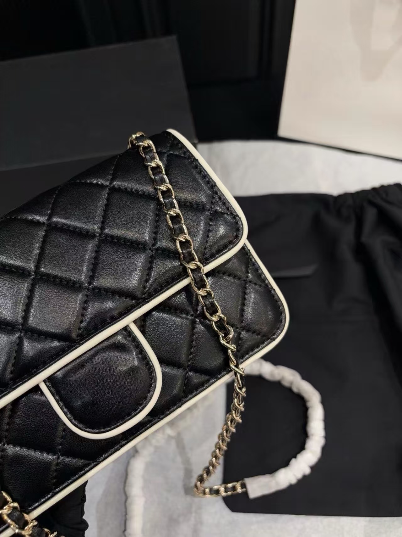 Xiang Nai Nai 25p Panda Cartoon Black and White Border Small -style Mini Diamond Pattern Chain Bag Sheepskin Flap Small Handbag
