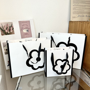 Simple Retro Premium Gift Bag Gift Bag Paper Bag Birthday Gift Bag Paper Bag Wholesale Garment Bag