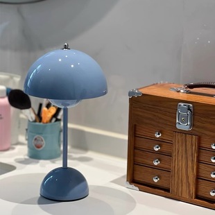 Cor 1MokaMoka Danish Decorative Table Lamp Nordic Simple Retro Internet Celebrity Bedside Lamp ins Middle Ancient Flower Bract