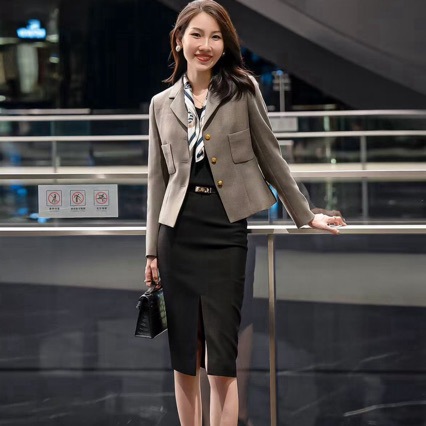 2026 Spring and Autumn New High-End Commuter Black Skirt for Women with Unique Design, High Waist, Slimming, Slit, and Bodycon Style