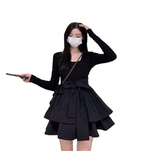 2025 Autumn Elegant Square Collar French Niche Design Sense Tight Waist Slimming Hepburn Style Small Black Dress Short Dress for Women