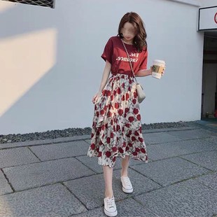 2024 Summer New Age-reducing Small Internet Celebrity Royal Sister Slim Elegant T-shirt Floral Skirt Two-piece Suit