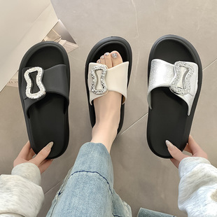 2025 New Thick-Soled Slippers for Women's Summer Outer Wear Internet Celebrity Fashion Square Buckle Slippers Seaside Beach Sandals