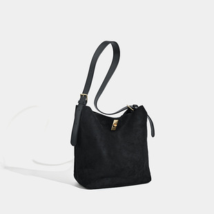 Casual Commuter Large Capacity Suede Bag Women's 2024 New Autumn and Winter Extreme Style Crossbody Bag Shoulder Bucket Bag