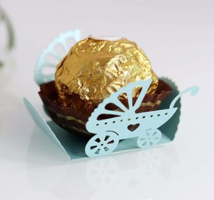 Ice White candy box laser hollow baby birthday banquet chocolate candy box baby carriage paper lace wholesale