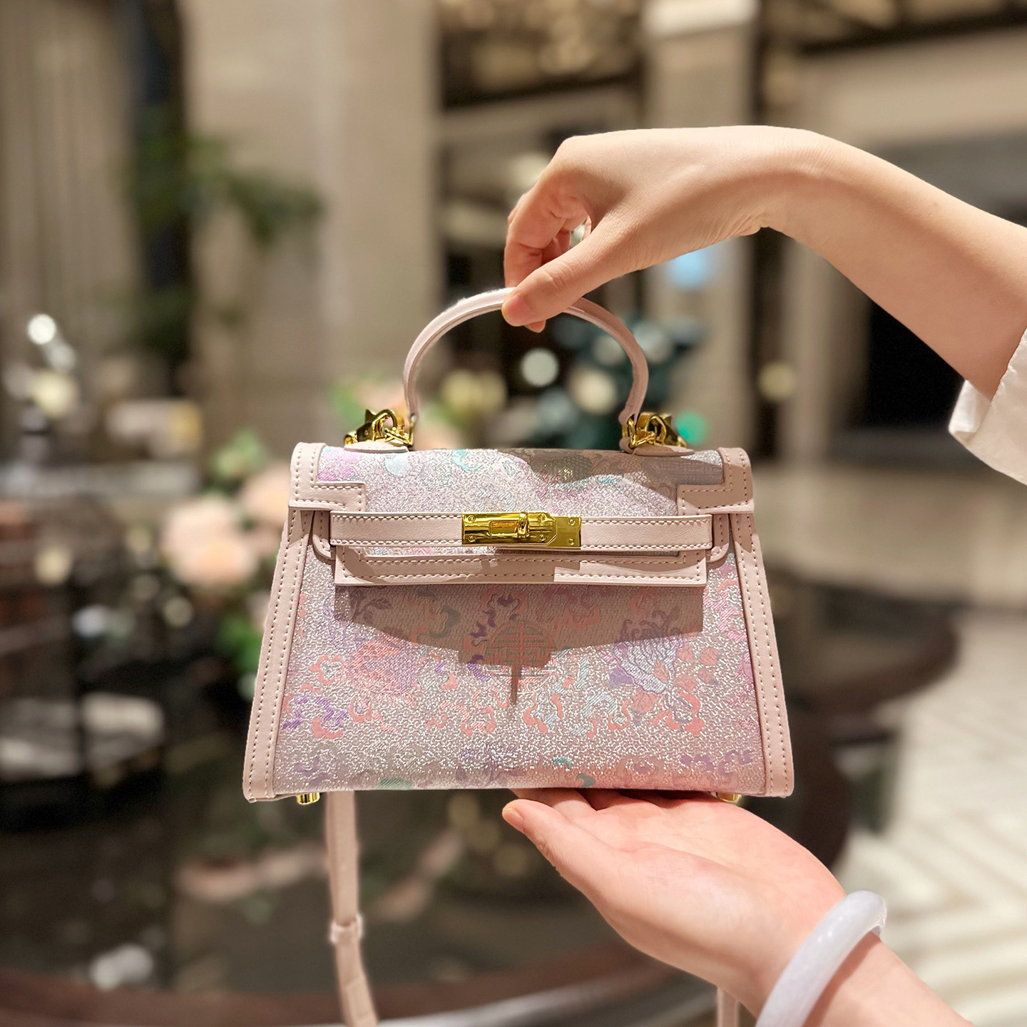 Live Streaming Cross-Border E-commerce: New Chinese Style Intangible Cultural Heritage Song Brocade Second Generation Kelly Bag for Women, 2026 New High-End Handbag/Crossbody Bag