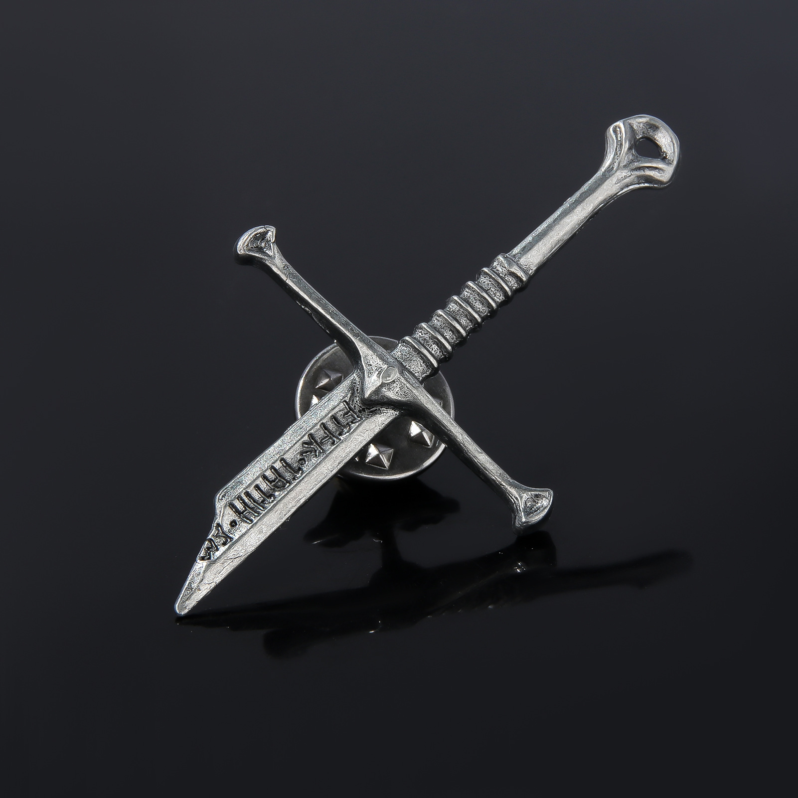 Nassir Langrisser Brooch Aragorn Broken Sword Model Metal Badge Personality Badge