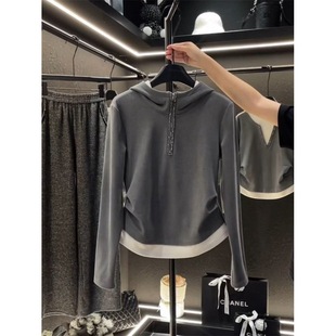 Contrast color fake two-piece hooded long-sleeved velvet thermal sweater for women 2024 Spring and Autumn new versatile slimming pleated top