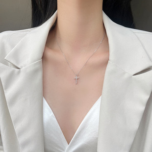 Simple and Exquisite Cross Diamond Necklace Korean Style INS Style Women's High-end Sweet Niche Light Luxury Collar Chain