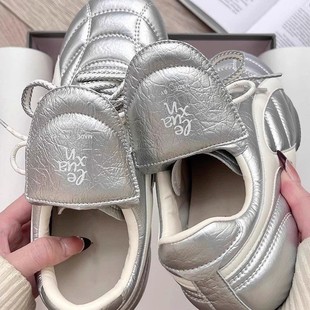 [heel height 2.5cm] flip fashion training shoes early spring small round head flat light Joker sneaker women
