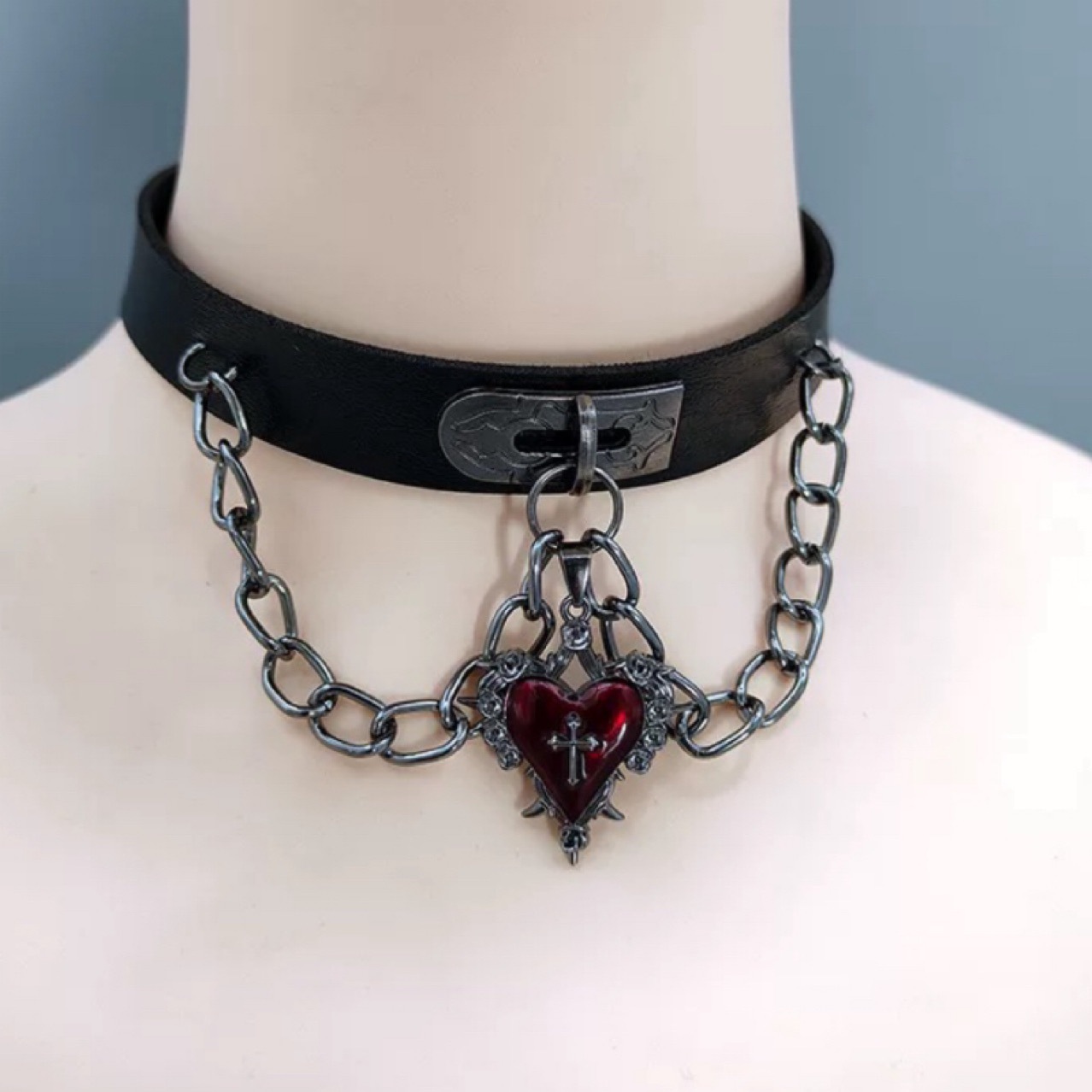 European and American Dark Girl Punk Cool Metal Chain Choker Collar Peach Heart Heart Lock Pendant Pu Leather Neck Chain