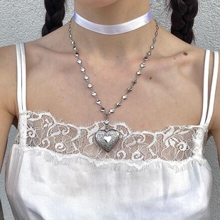 Self-made titanium steel disco love chain pendant chain necklace does not fade carved love necklace old retro