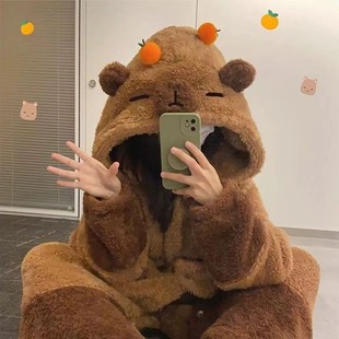Новый коралловый бархат утолщает Капибара милый маленький капибарий длинный енот ночной костюм женский костюм на улице