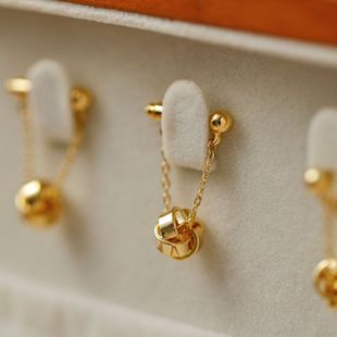 [Pumpkin carriage] French gold small pendant mosquito coil ear clip earless earrings niche autumn and winter ear studs