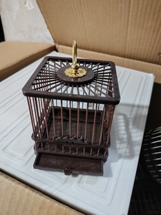 Клетка из пластиковой стали в клетке из пластиковой стали в клетке