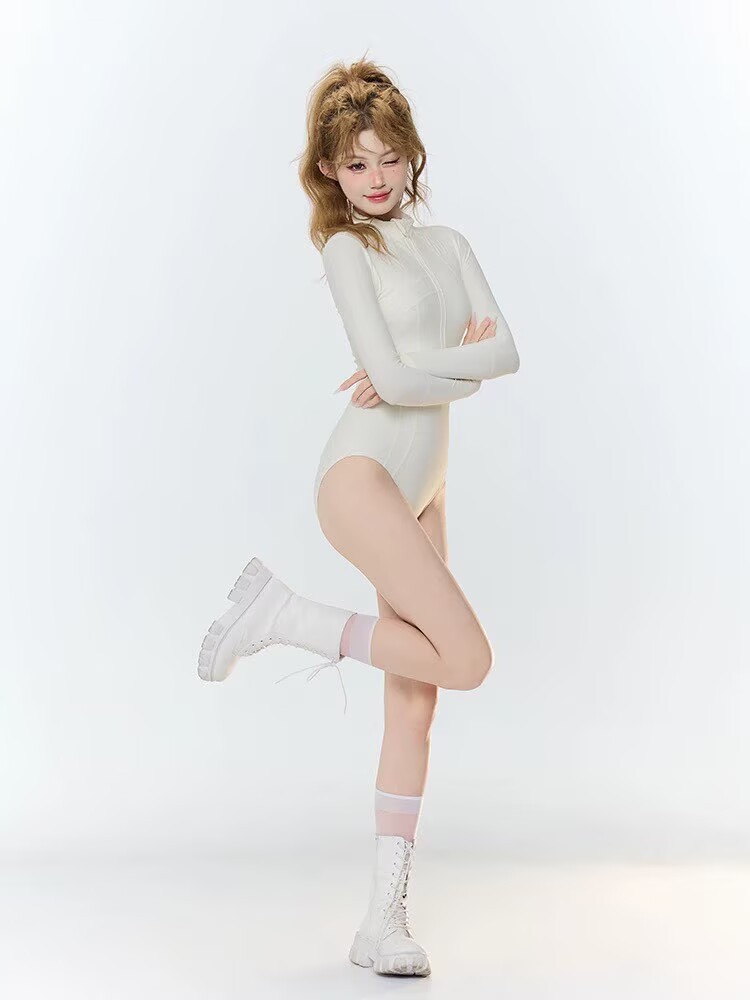 New high-neck swimsuit for women, long-sleeved, professional-grade sun protection, surfing, one-piece quick-drying suit, diving suit, jellyfish suit.