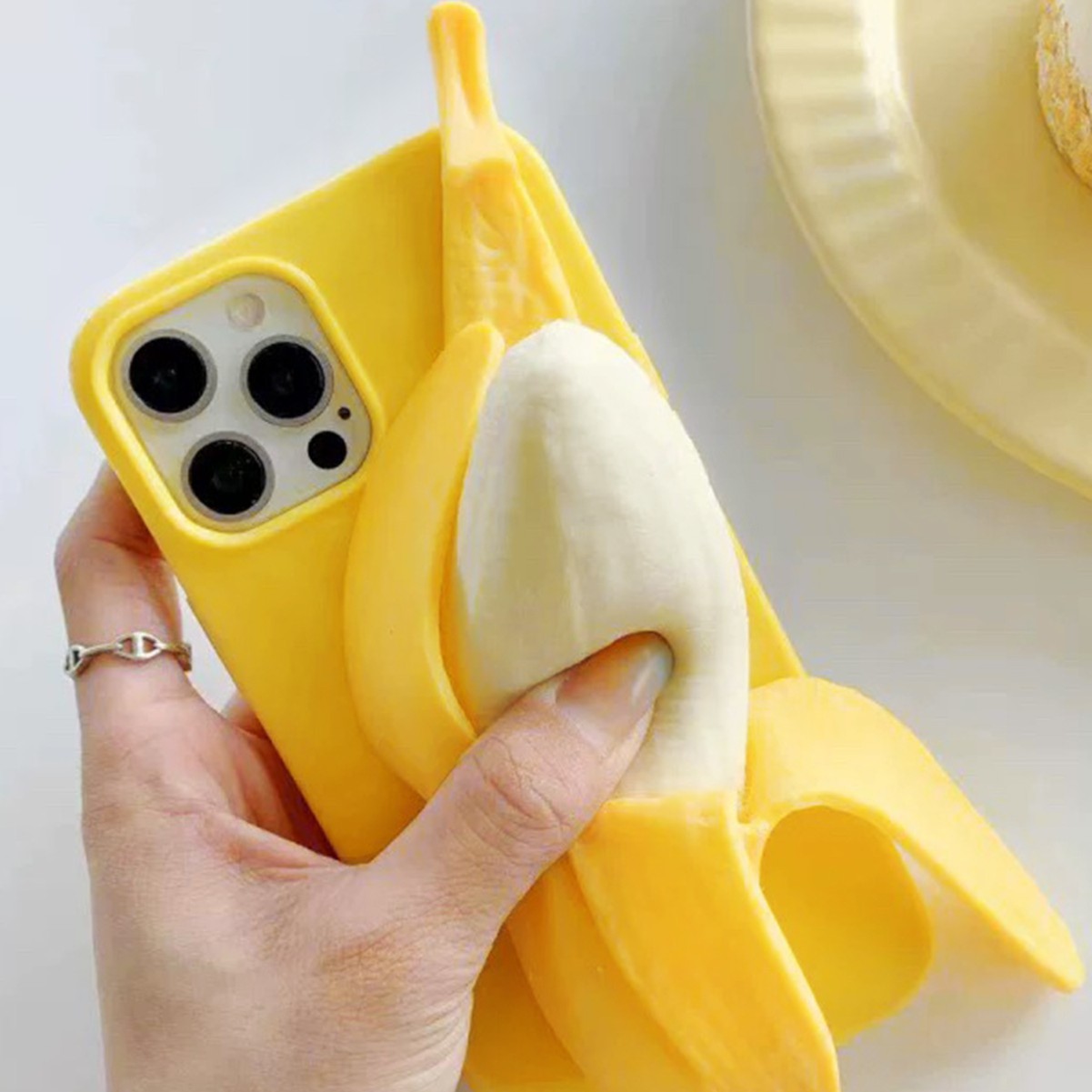 Creative 3D Simulated Banana Phone Case for Apple 16 - Squeeze-to-Relieve Phone Case