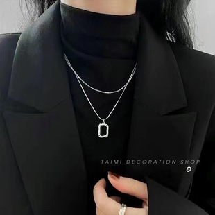 Light luxury niche design letter D necklace for women 2023 new trendy high sense hip hop online red bathroom clothing chain accessories