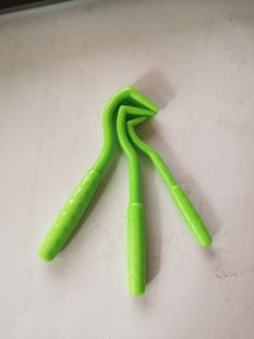 Pet insect catcher flea clip animal insect remover pull hard tick puller cat dog lice scratch flea comb tick hook