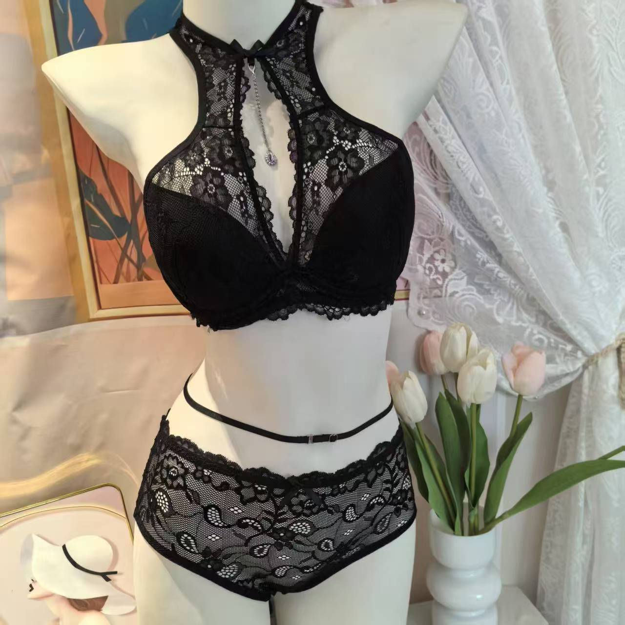 Sexy Lace Pure Desire Halter Neck Women's Underwear Beautiful Back Pendant Molded Cup Push-Up Bra Set