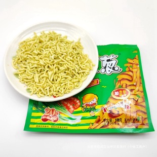 One scallion crispy noodles, scallion flavor, spicy beef flavor, mixed bag, crushed noodles, nostalgic snack, dry noodles