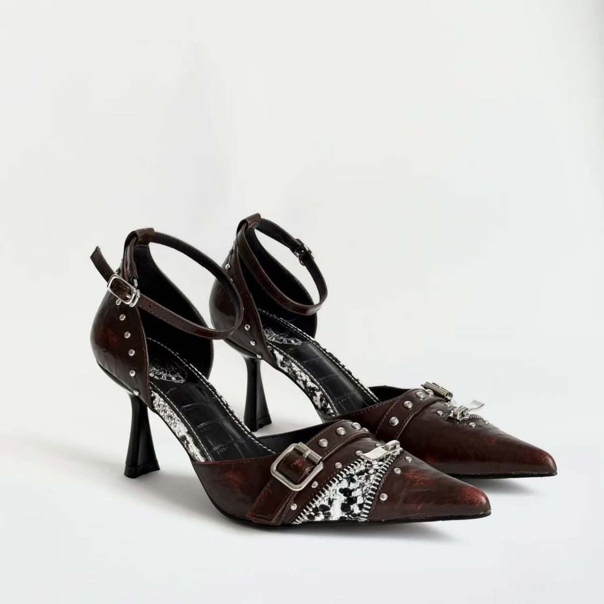 2026 Spring/Summer Y2K Punk Style Black Studded Color-Blocked Pointed Toe Ankle Strap Sexy High-Heeled Sandals