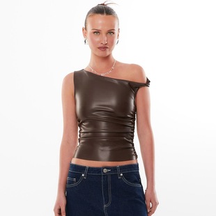 2024 Winter New Fashionable Unique Solid Color Inclined Shoulder Pleated Design Tight Exhipired Waist Sleeveless Leather T-shirt Top