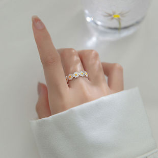 Daisy ring Mori style fresh summer white flower dripping oil Korean style women's simple daily adjustable bracelet