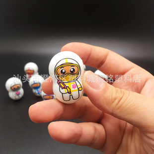 Small Toy Factory Pays Tribute to the Medical Hero Tumbler, Local Push Small Gift, Gashapon, Small Food Toy