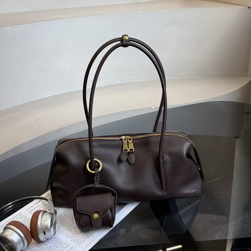 Elegant vintage-style soft leather Boston bag with lychee pattern, new women's shoulder and handbag for commuting, pillow bag with coin purse