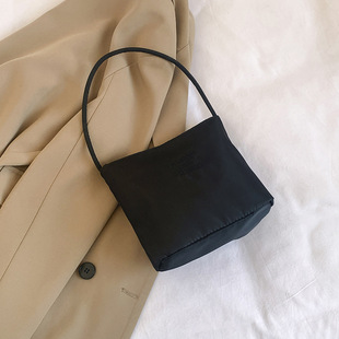 2024 Korean Spring Bucket Bag New Shoulder Distinctive Casual Handbag Women's Underarm Bag Tote Bag Trendy