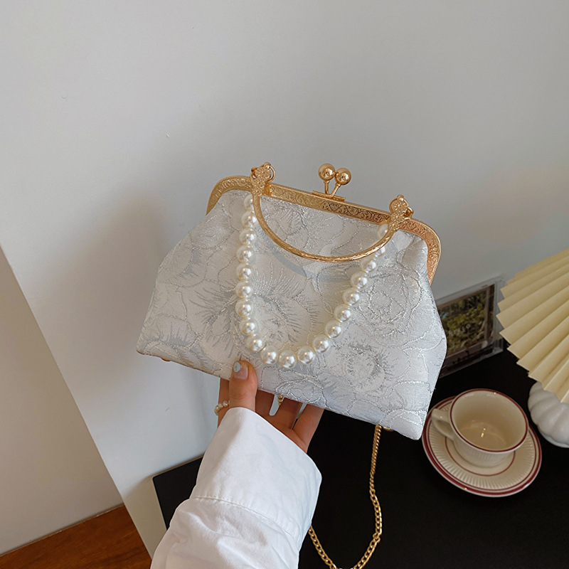 High-quality women's handbag, shoulder bag, evening bag, suitable for pairing with cheongsams, Hanfu, Chinese retro style, pearl chain crossbody bag.