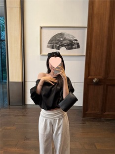 French Style Slanted Shoulder Satin Short-Sleeved Shirt for Women, Summer Style Loose One-Shoulder Short Top