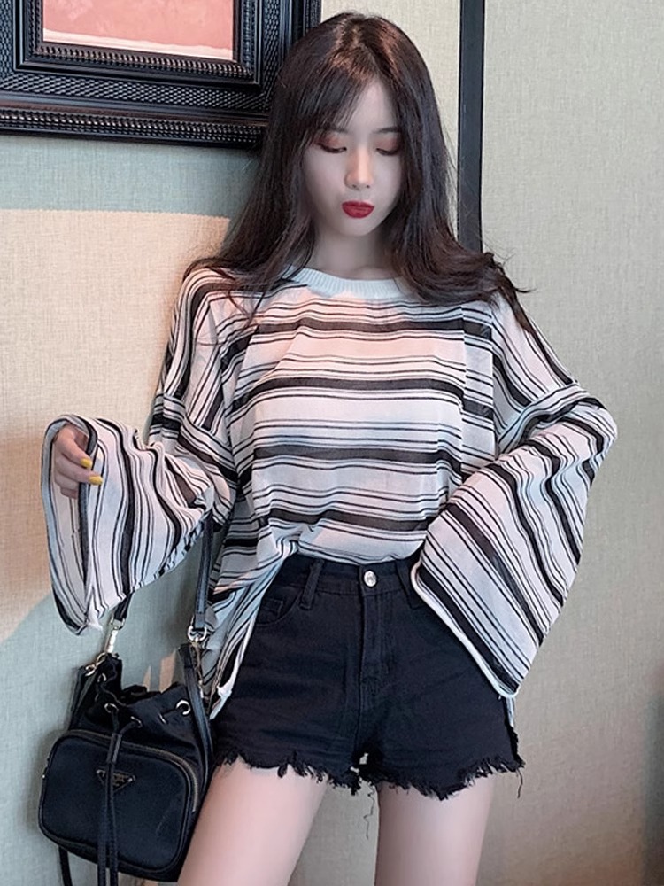 선스크린 스웨터 여성의 여름 얇은 게으른 스타일 디자인 센스 스트라이프 외부 착용 에어컨 스웨터 블라우스 탑 트렌디 블랙