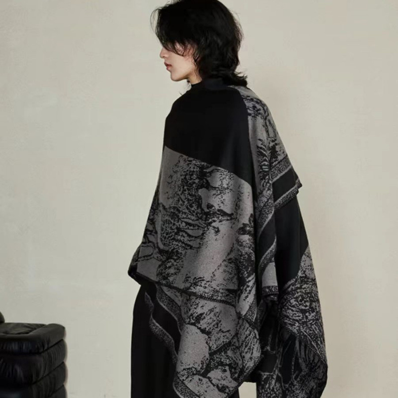 Qinghai Xizang Chaka Salt Lake Tourism Super Large Split Shawl Female Ethnic Style Thickened Cloak Ethnic Air Conditioning Blanket