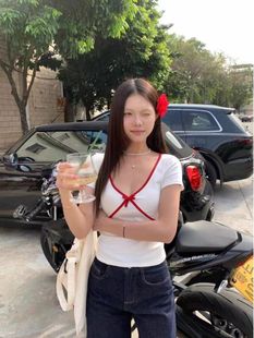 White V-Neck Bow Shoulder Short-Sleeved T-Shirt Women's Summer Niche Chic Slim-Fit Slimming All-Match Spice Girl Tops