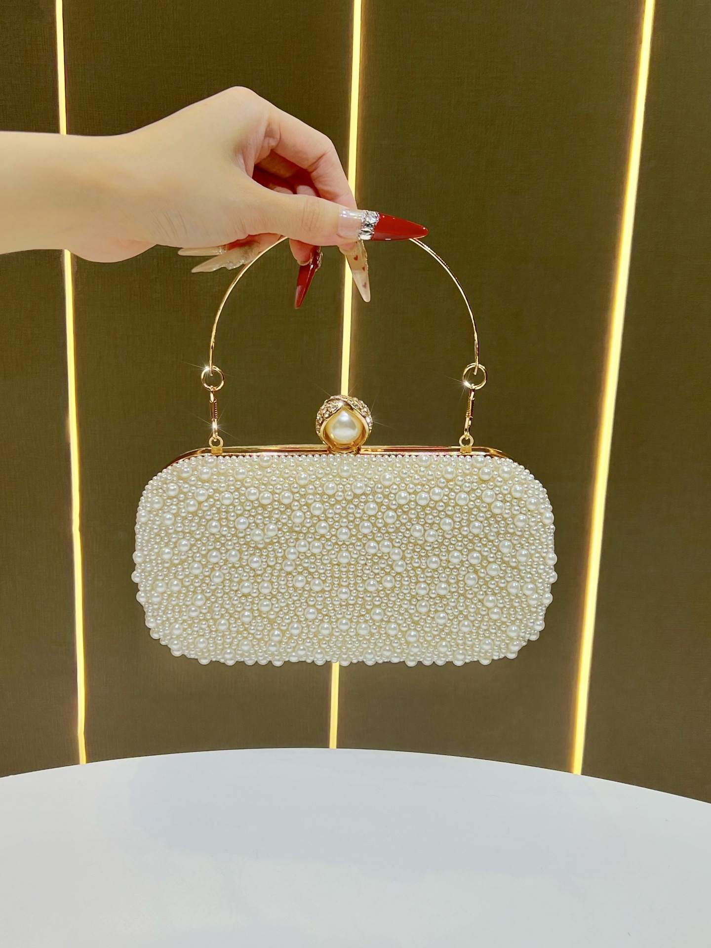 New cross-border fashion evening bag, pearl clutch, women's shoulder bag, chain crossbody bag, light luxury socialite handbag.
