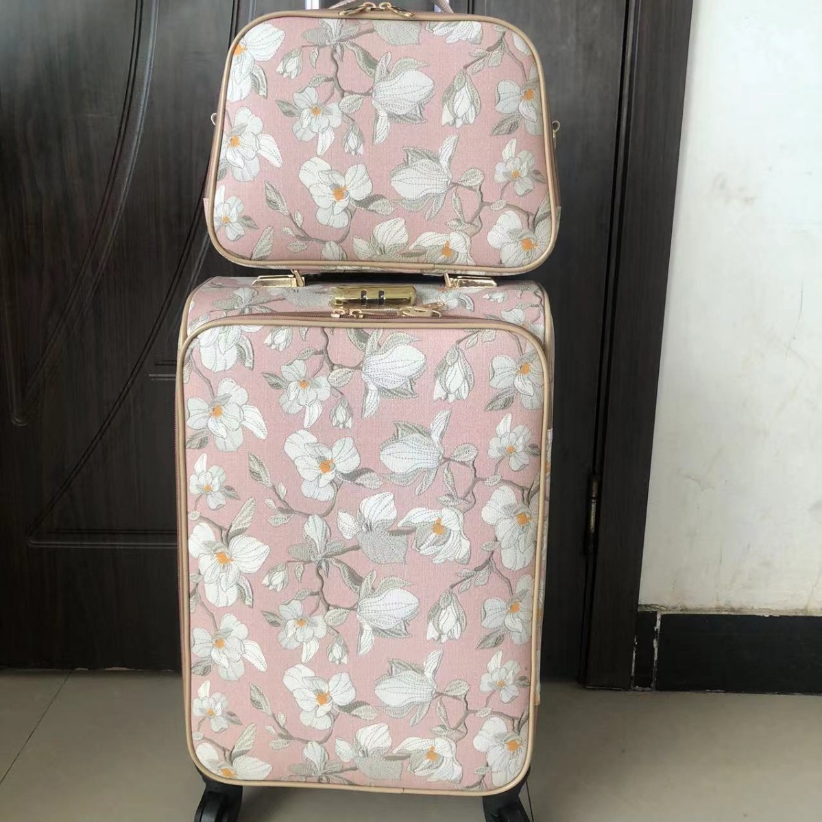 Factory Direct sales 20-inch bag leather luggage fashionable practical trolley case large capacity cosmetic bag