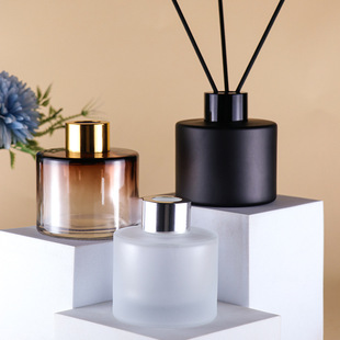 Hotel same style with lid gradient color round bottle without fire aromatherapy bottle perfume essential oil expansion bottle empty bottle customization
