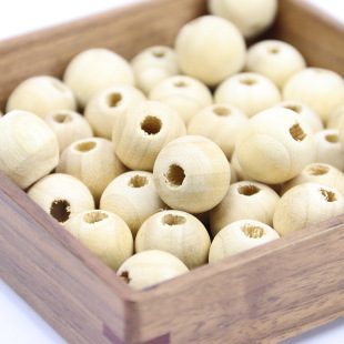 Bulk 25,000 Pieces of Camphor Wood Balls, Diameter 1.8cm, Hole Diameter 5.5mm, Camphor Wood Insect Repellent and Moth-Proof Fragrance Balls