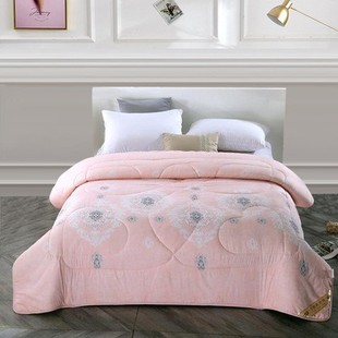 Factory wholesale silk quilt will sell gift quilt gift box summer quilt winter quilt company activity gift quilt