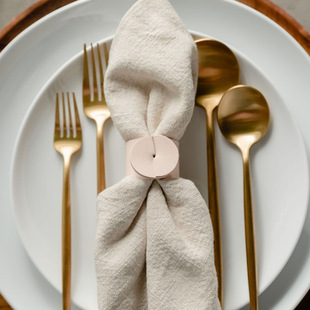 in stock Western-style Hotel Restaurant Napkin Plate Arrangement Storage Ring Creative PU Leather Engraving Simple Napkin Ring