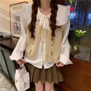Knitted Sweater Cardigan Women's Vest Vest 2024 Spring and Autumn New Outfit Sweet Sleeveless Embroidered Sweater Jacket Trendy