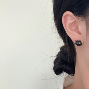 Sweet Cool Cartoon Black Kitten Earrings Women's Cute Two-color Pupil Creative Niche Design Sense Earrings All-match Earrings