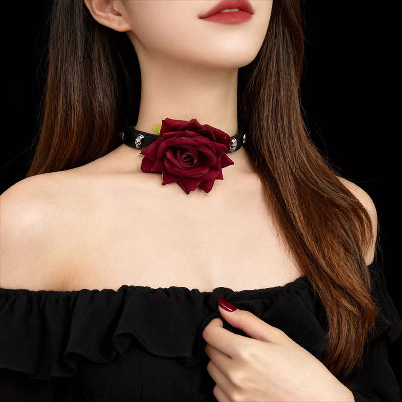 Heavy-Duty Red Rose Choker High-End Choker Cross Necklace Dark Gothic Punk Sexy Clavicle Chain